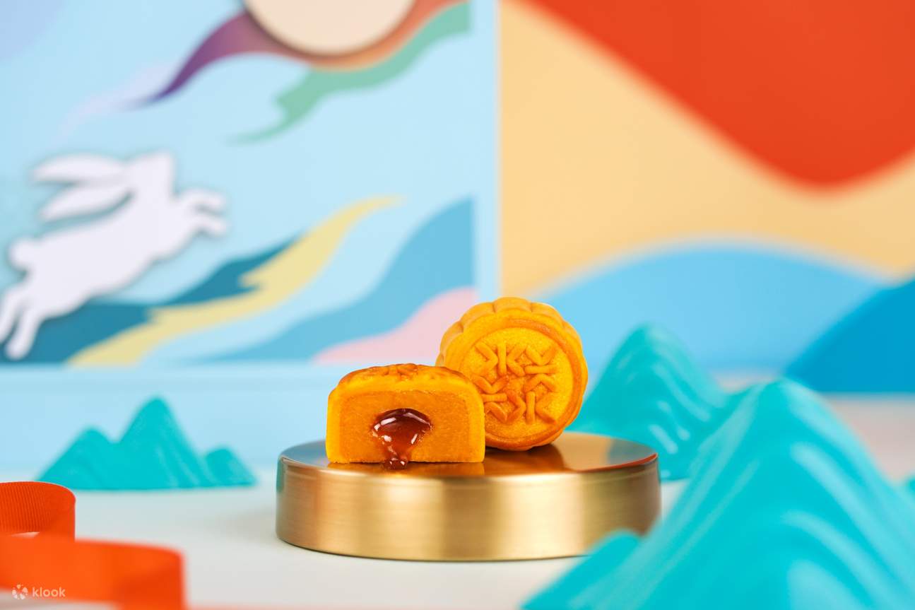 Kerry Hotel Hong Kong Mooncake offer Hung Tong Double Egg Yolks with